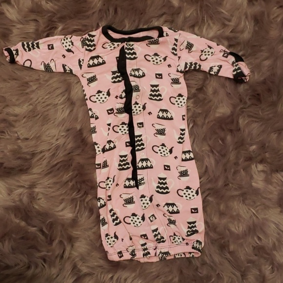 Tea time kickee pants converter gown - Picture 1 of 2